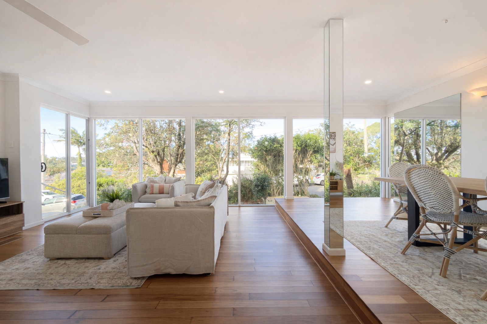 Beachside Family Home with Water Views — photo 5
