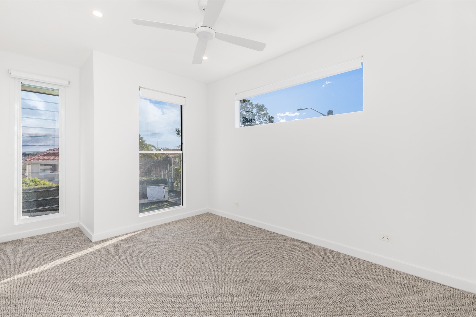 Modern Coastal Home Only Minutes Walk to Beach — photo 4