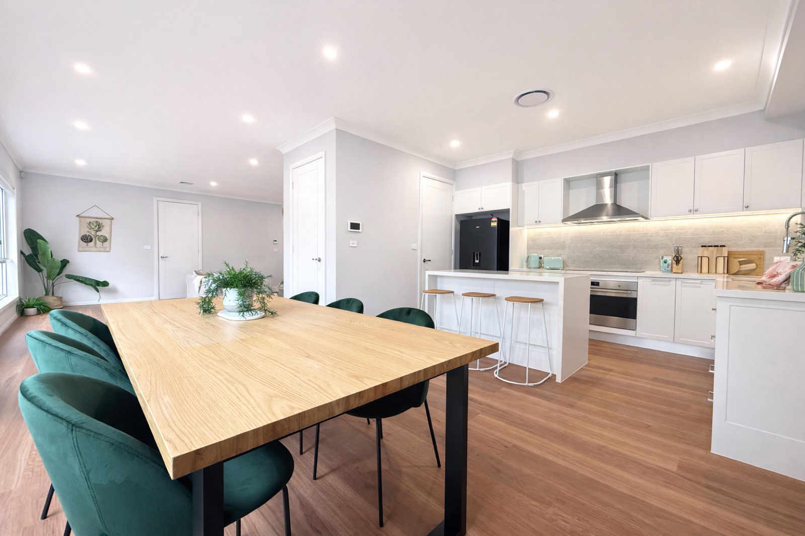 Hamptons Style 4 Bed Duplex near Gymea Village