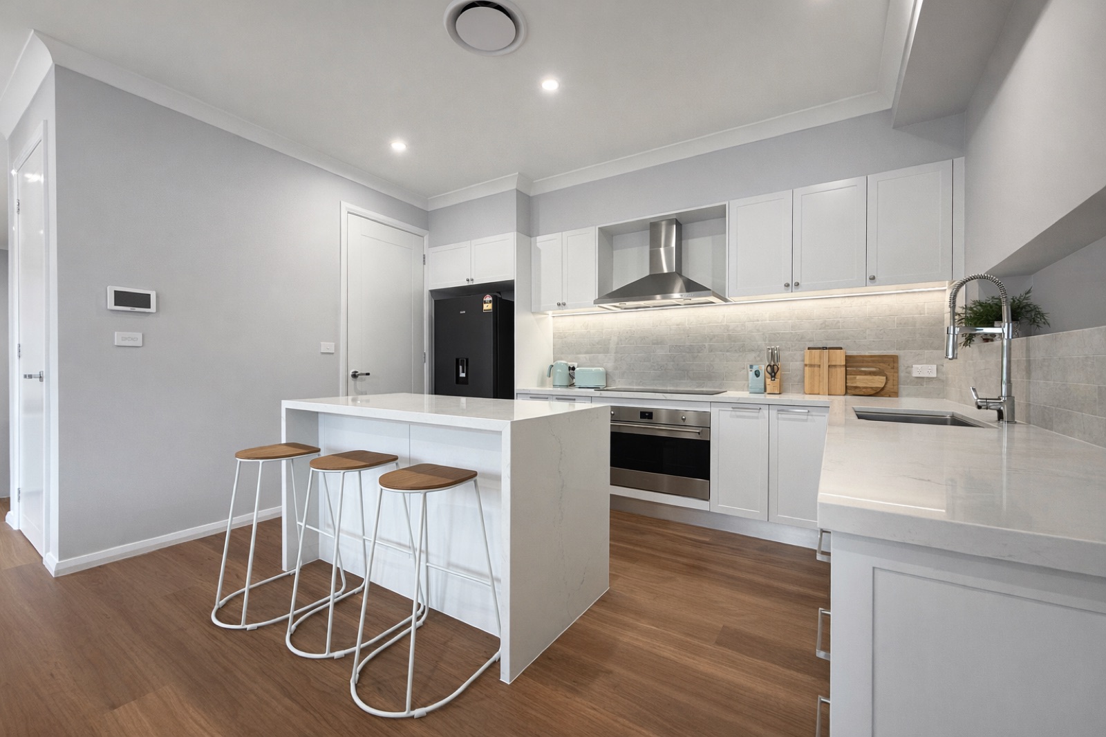 Hamptons Style 4 Bed Duplex near Gymea Village — photo 3
