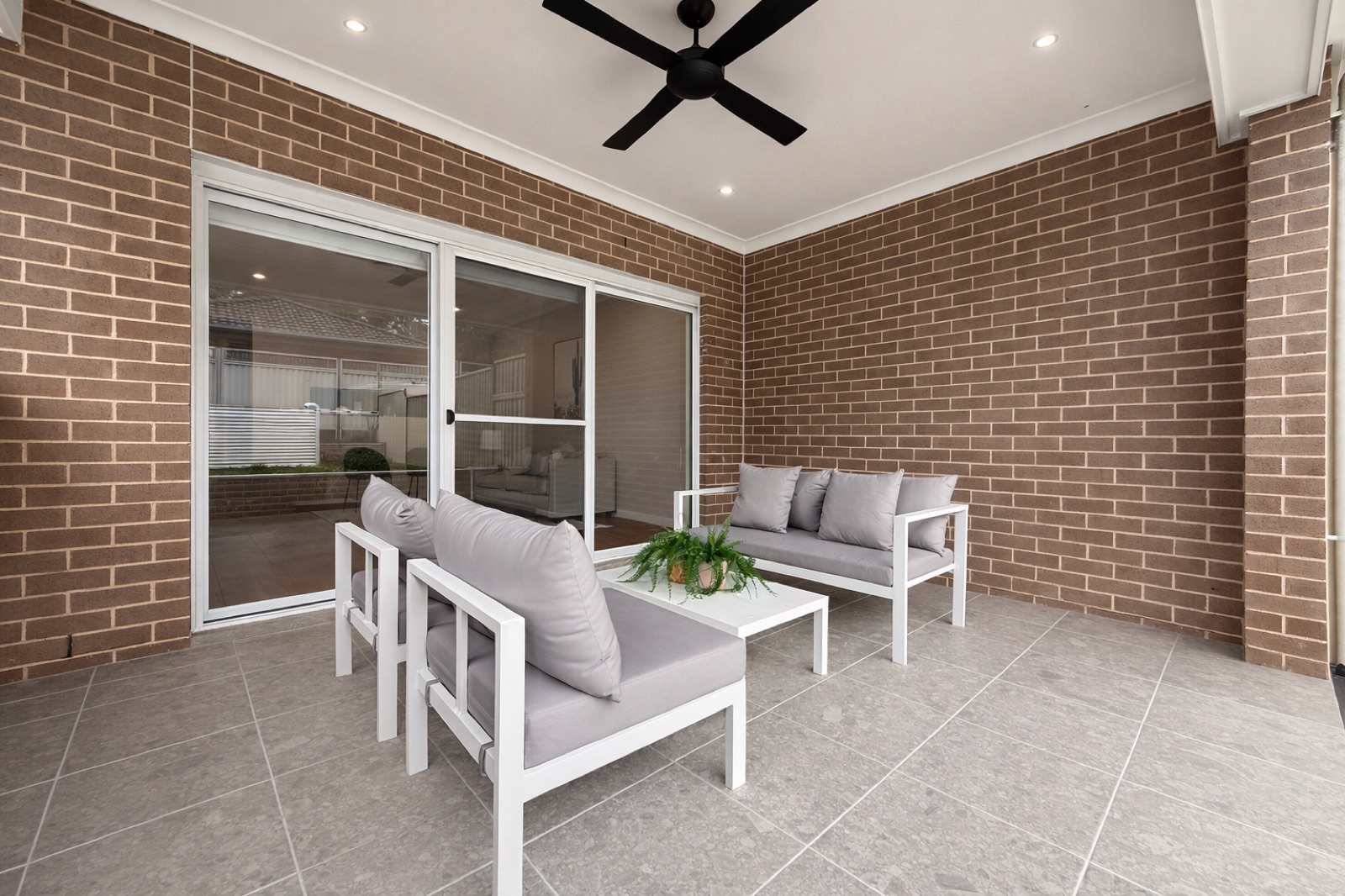 Hamptons Style 4 Bed Duplex near Gymea Village — photo 4