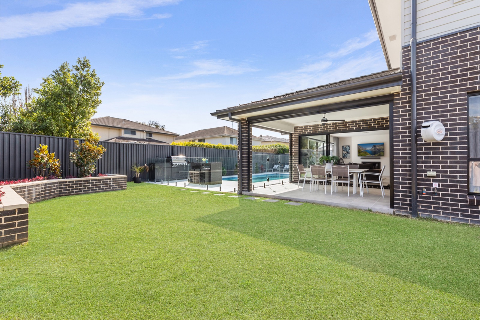 Family Haven with Pool — Perfect for Kids and Pets — photo 5