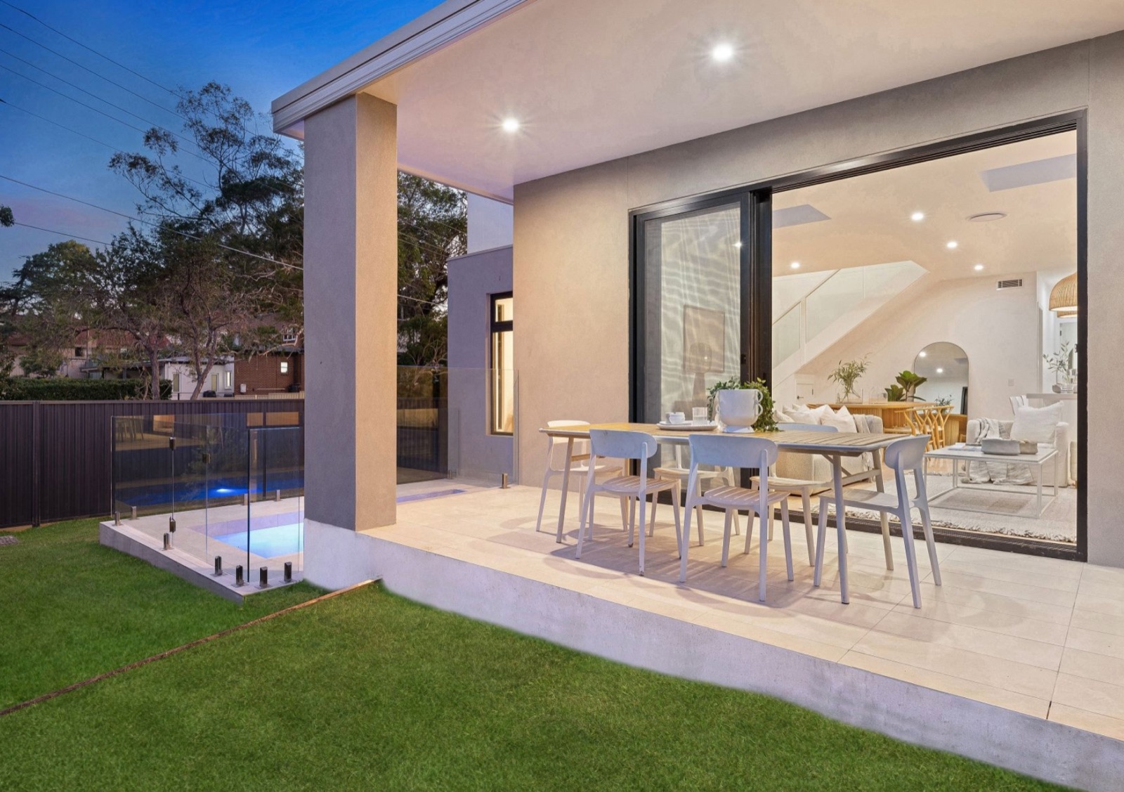 Luxurious 5 Bed Retreat + Pool near Gymea Village — photo 4