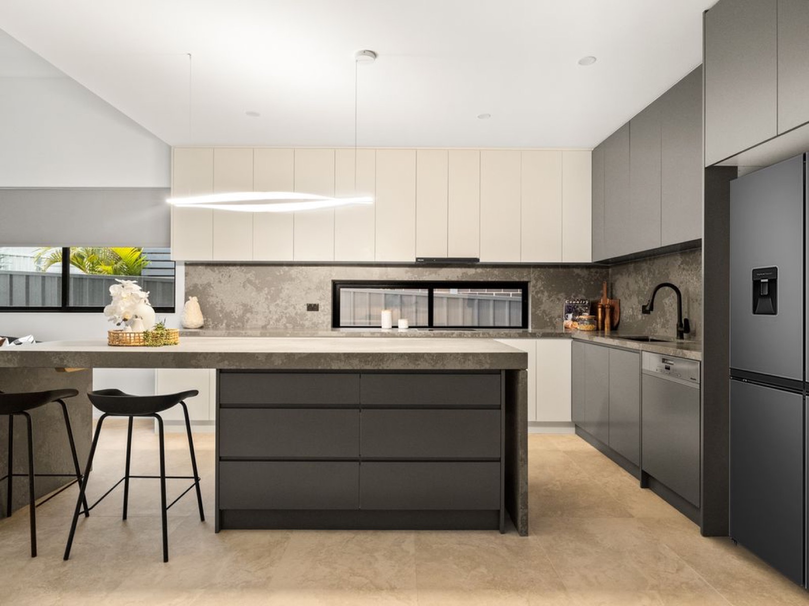 Elegant Designer House — Family & Pet Friendly — photo 1